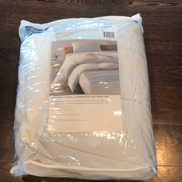 Nordstrom NIP Cooling Down Alternative Mattress Pa - Picture 5 of 10